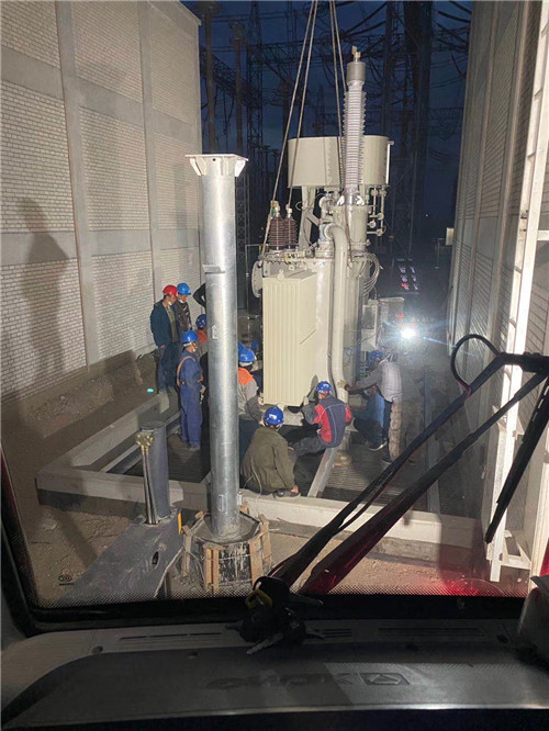 碧江区吊车吊装过程中有诸多需要注意的事项