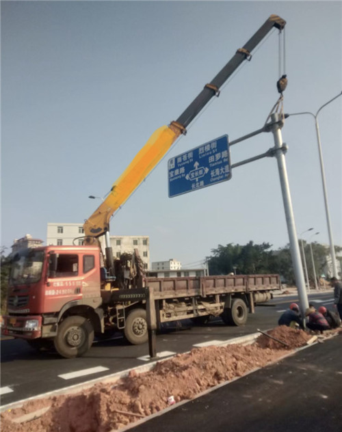 碧江区设备吊装租赁吊车要用多大吊车